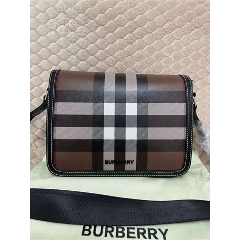 กระเป๋า burberry สะพายข้างผู้ชาย|Burberry clothing for men.